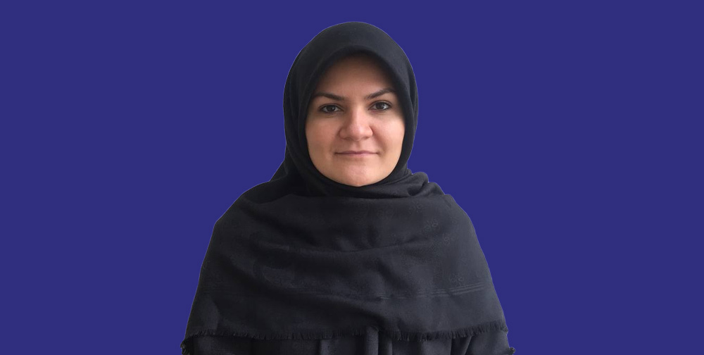 عاطفه ابوحمزه دبیر زبان